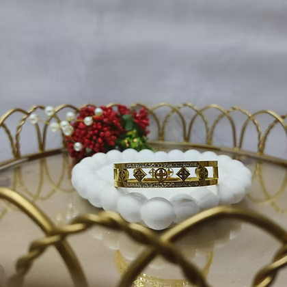 The Royal Crest Bracelet Lv