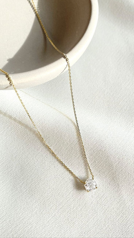 Minimalist Diamond Necklace