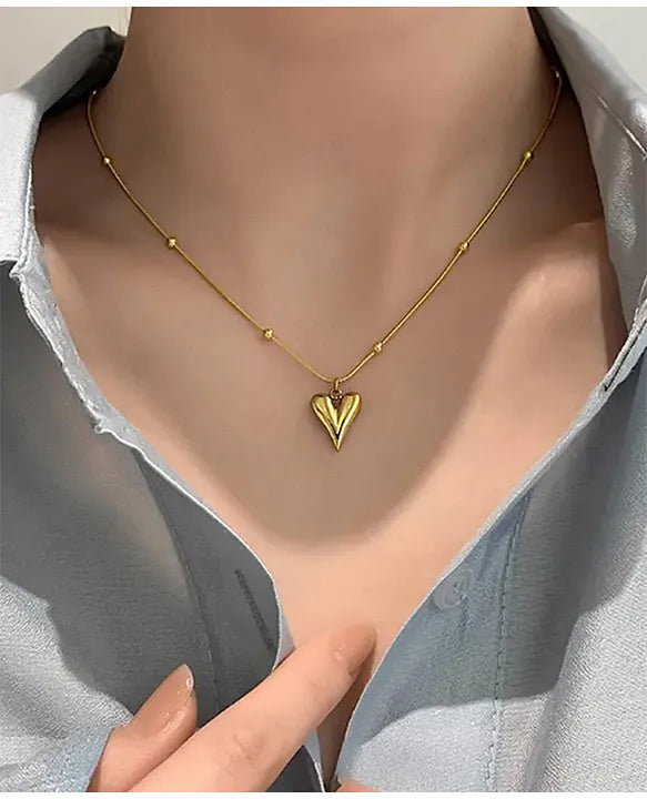 Elegant Gold Heart Necklace