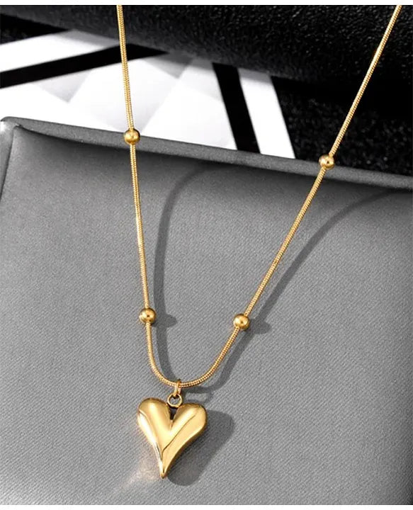 Elegant Gold Heart Necklace