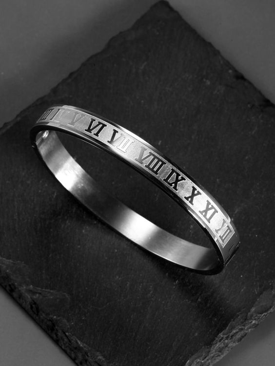 Roman Bangle Men Silver