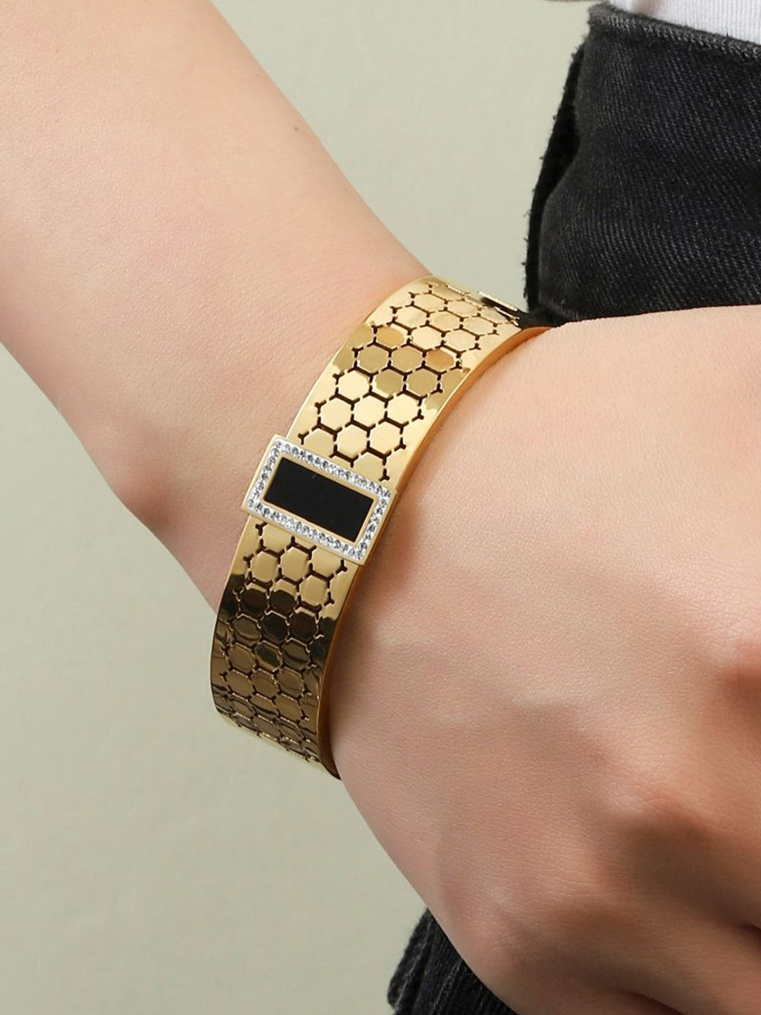 Vintage Honeycomb Luxury Bangle