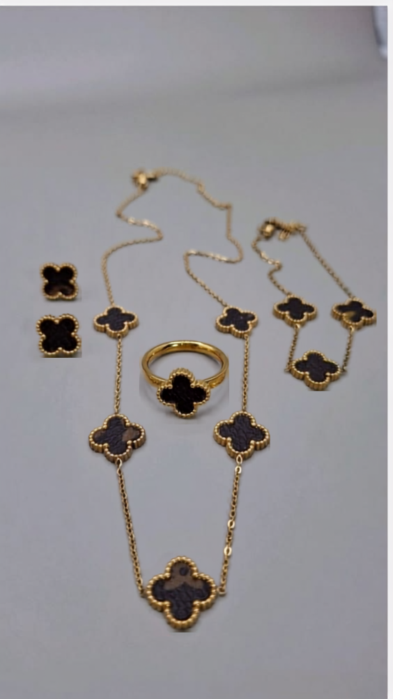 four-leaf clover jewelry set