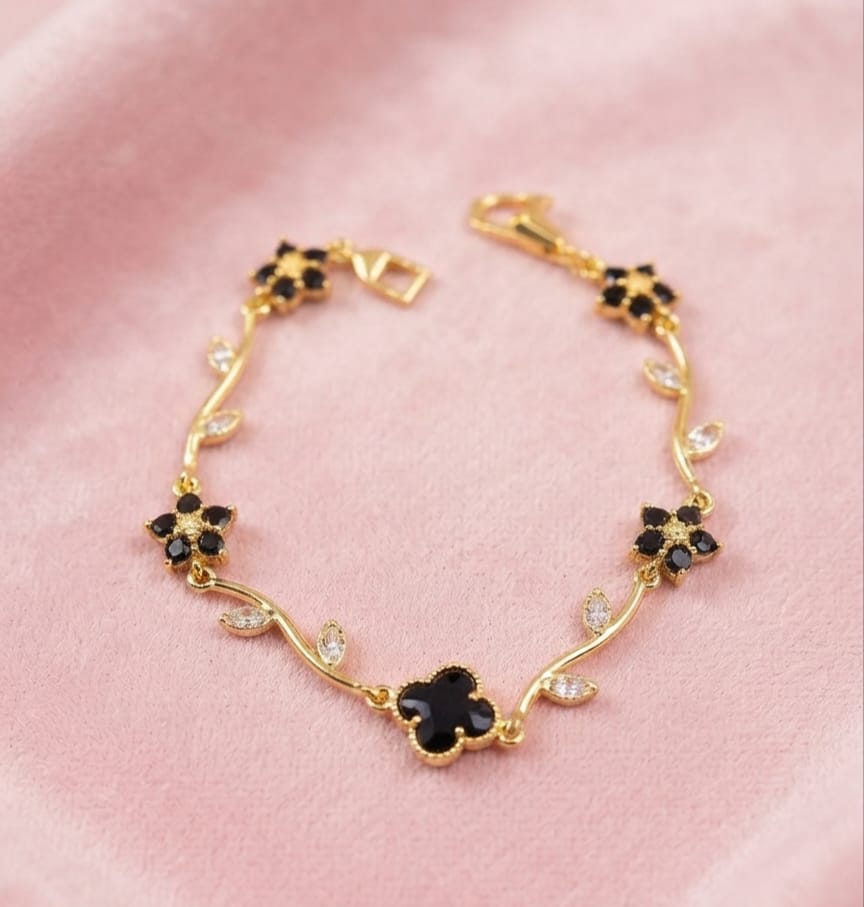 Elegant Clover Charm Bracelet
