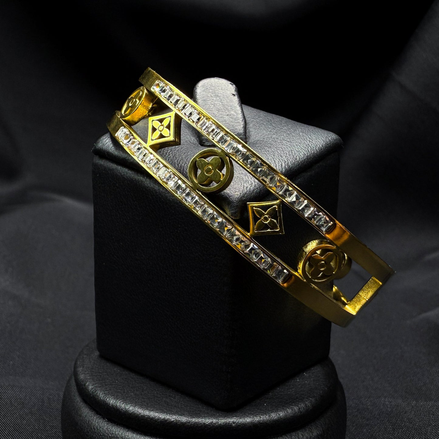 The Royal Crest Bracelet Lv
