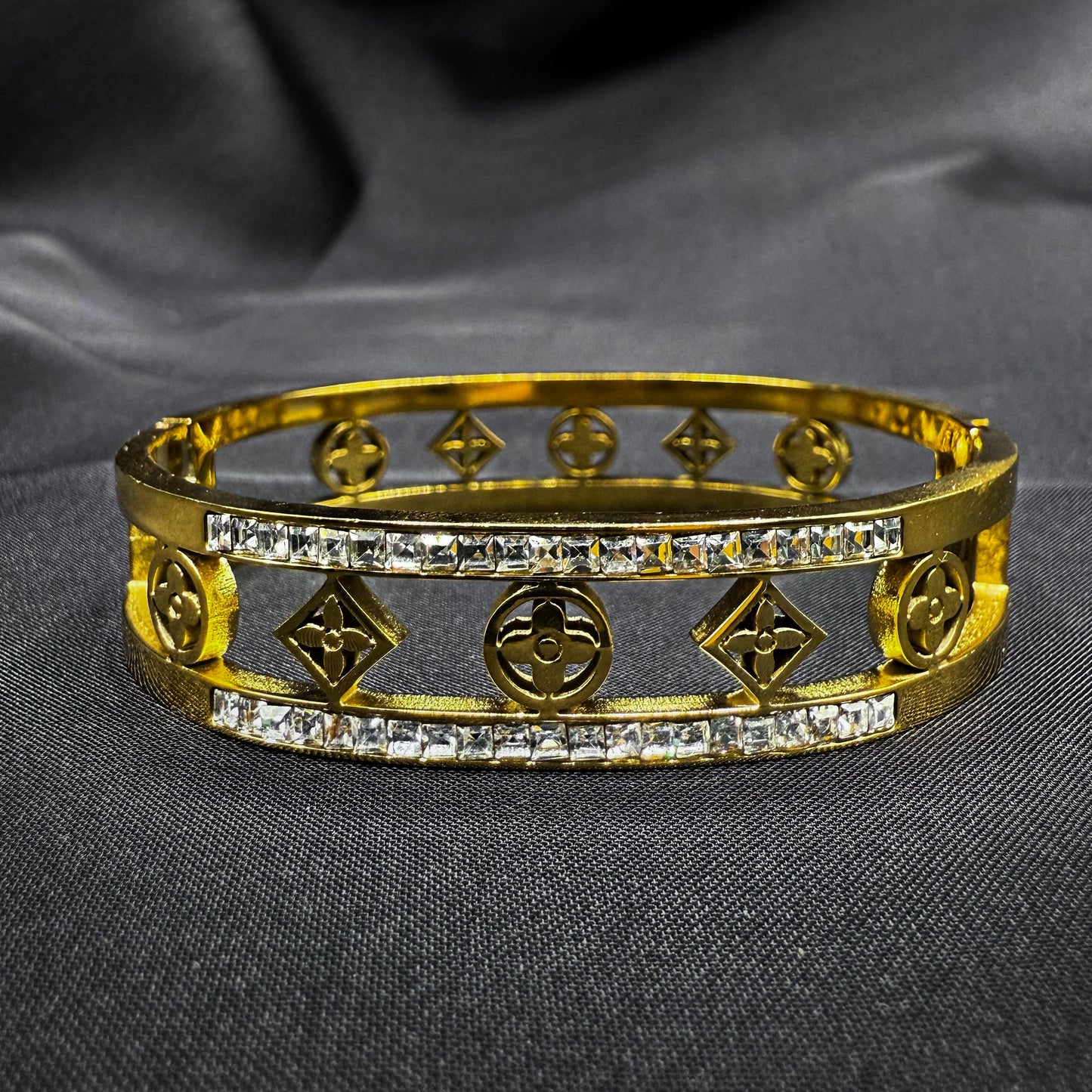 The Royal Crest Bracelet Lv