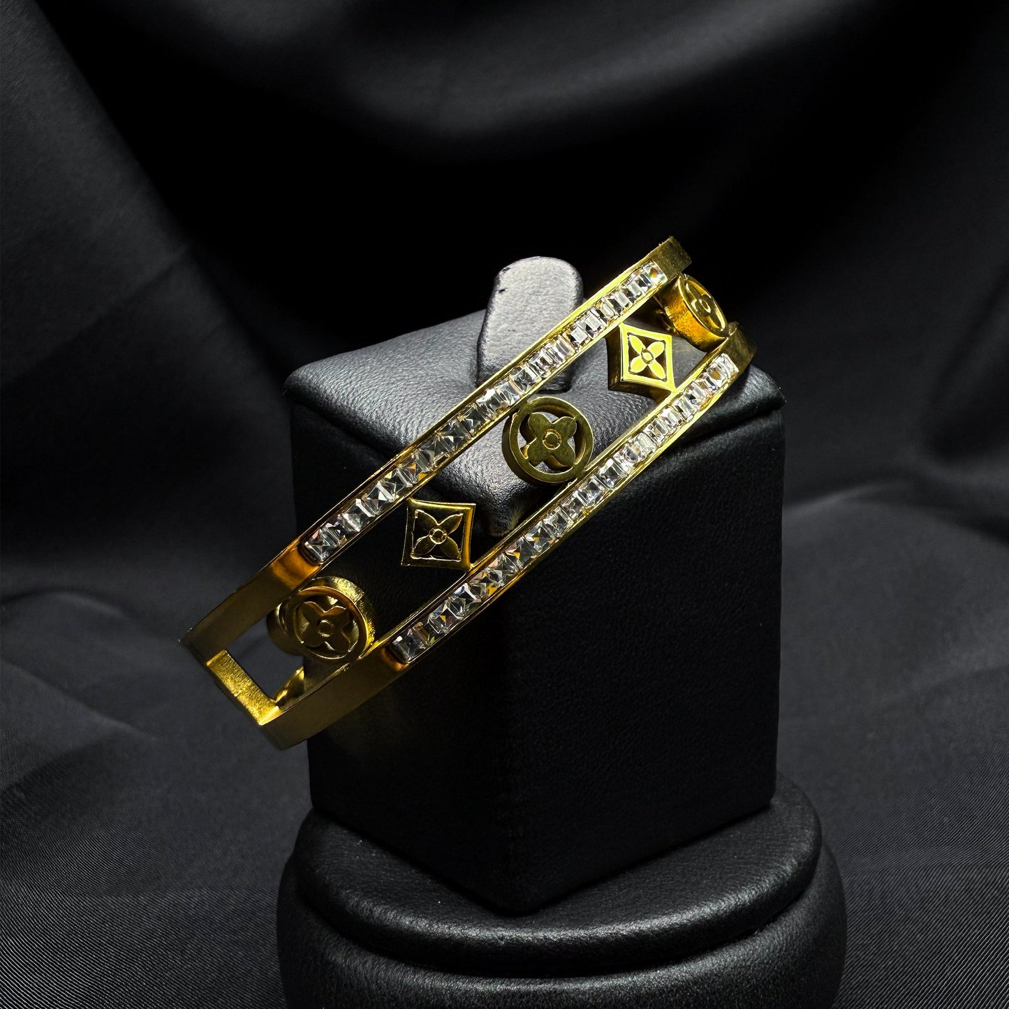 The Royal Crest Bracelet Lv